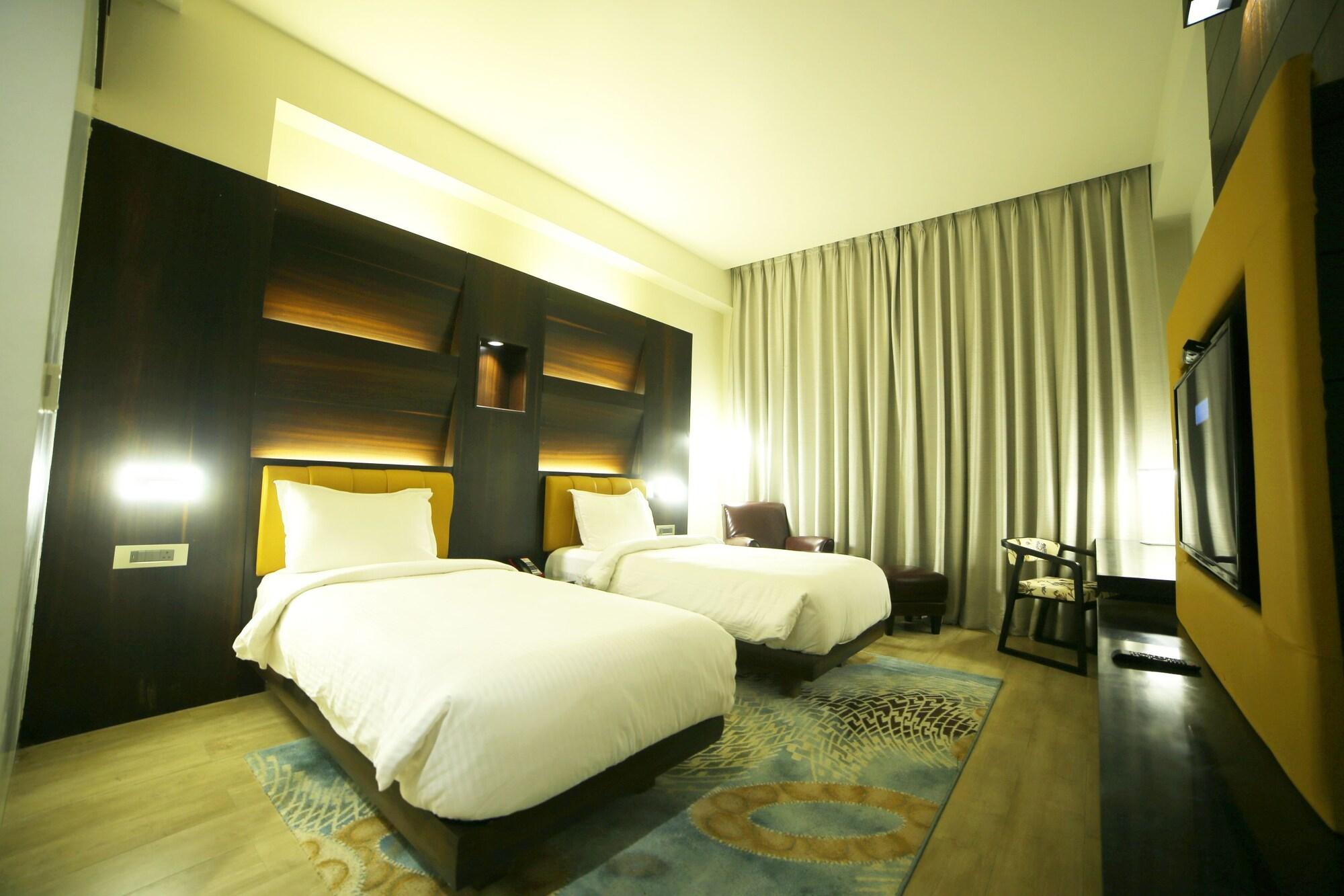 Golden Blossom Imperial Resorts Lucknow Luaran gambar