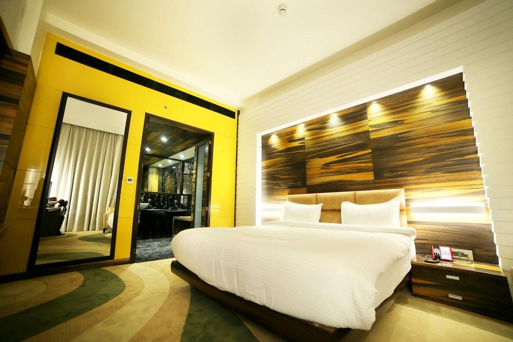 Golden Blossom Imperial Resorts Lucknow Luaran gambar
