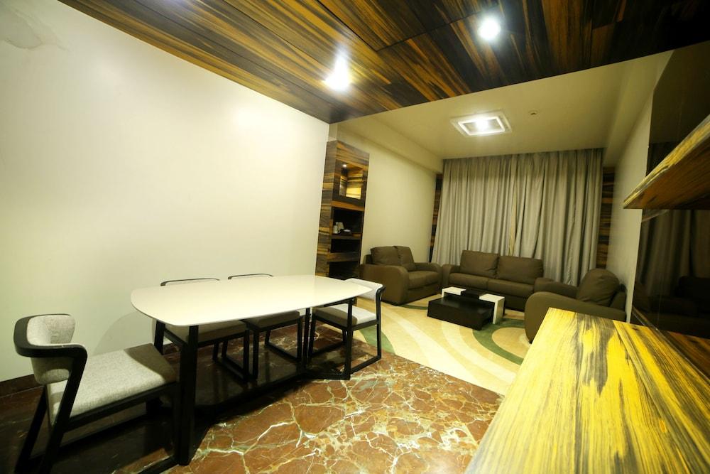 Golden Blossom Imperial Resorts Lucknow Luaran gambar
