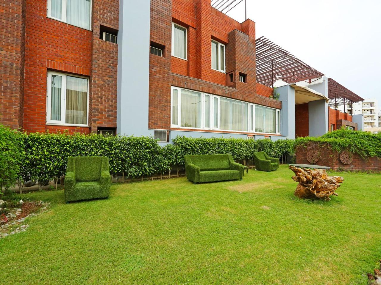 Golden Blossom Imperial Resorts Lucknow Luaran gambar