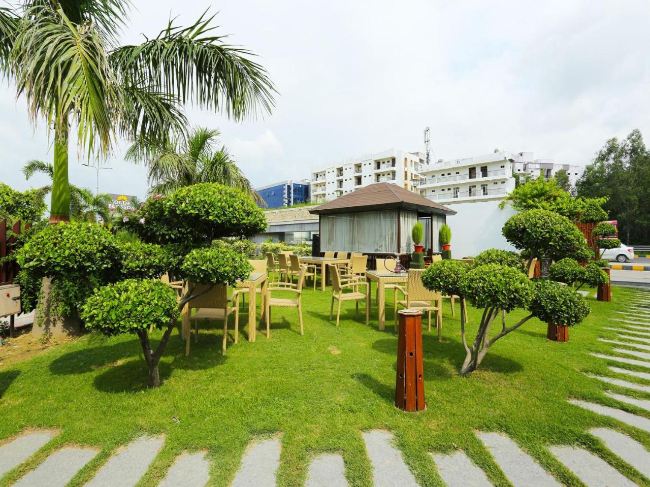 Golden Blossom Imperial Resorts Lucknow Luaran gambar